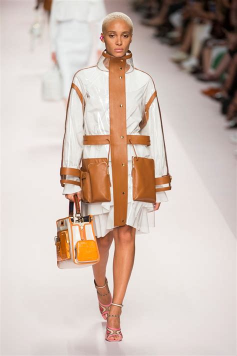 collezione fendi primavera estate 2019|Fendi: Spring 2019 .